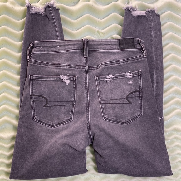 AE gray distressed jeans - Picture 3 of 4